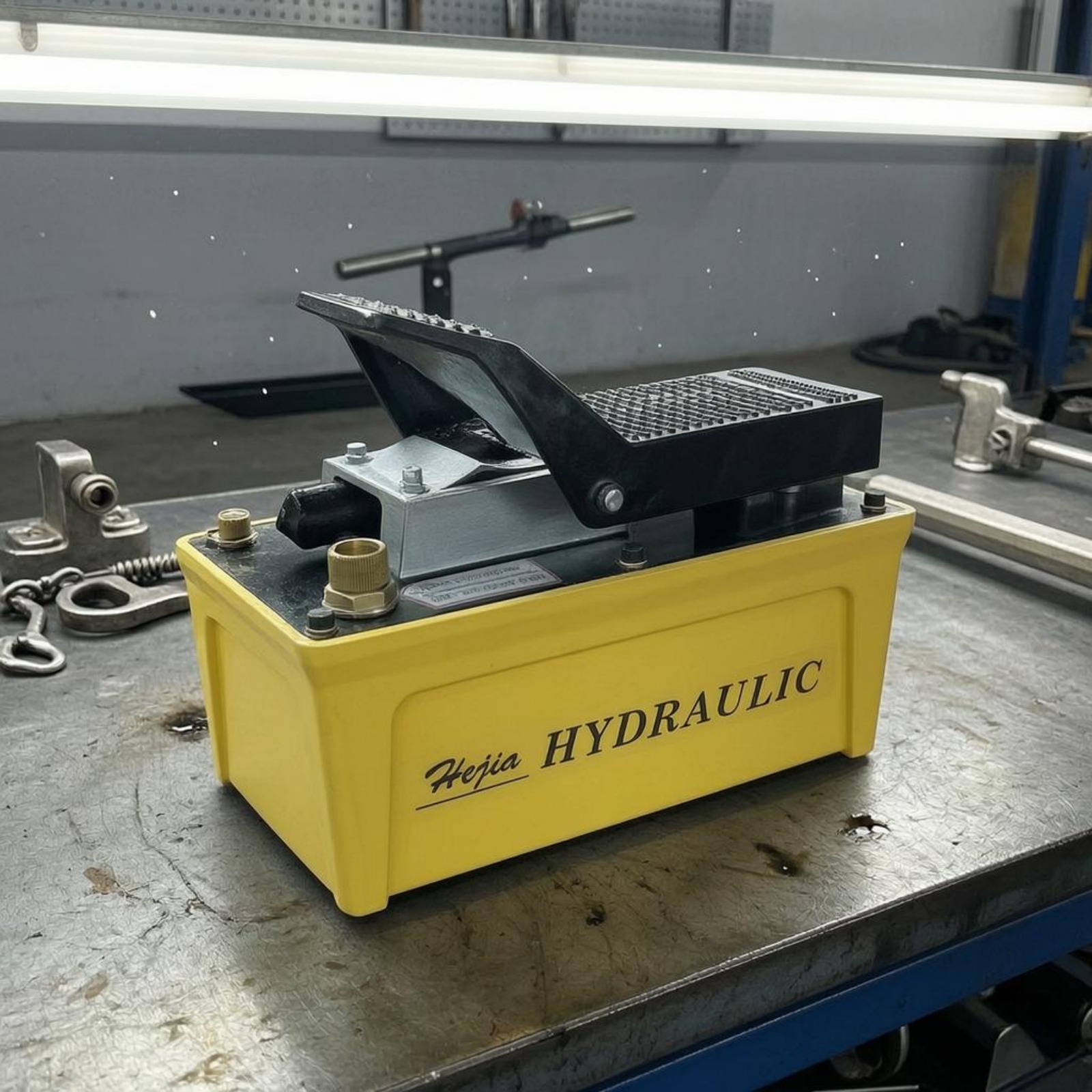 Body Repair Hydraulic Pump Yel - Auto Repair Shop Design recensie en prijs